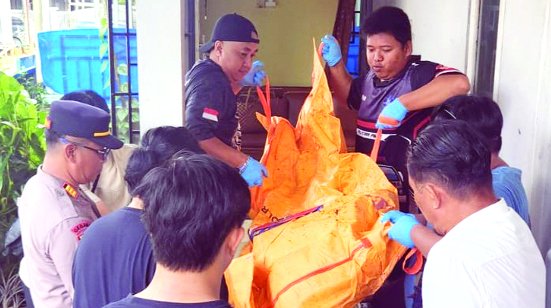 Kabid DPM PTSP Kalsel Tergeletak Tak Bernyawa 1 MD