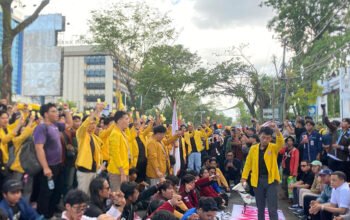 Mengecam Kebijakan Pemerintah 4 1 3 klm 4 cm bem