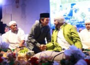 Wagub Kalsel Hasnuryadi, Berselawat Bersama Habib Syekh dan Ribuan Warga
