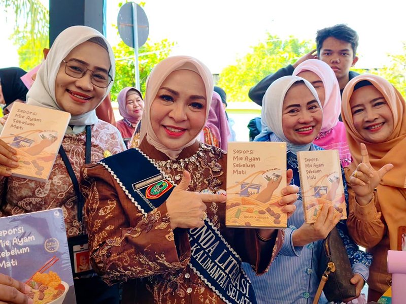 1 4 klm Kontrak Pemprov 28 Bunda Literasi Kalsel