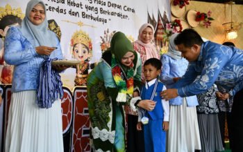 Bunda PAUD Hadiri Pengukuhan TK Negeri Pembina Kandangan 4 Hal 12 HSS 1 3 klm 16