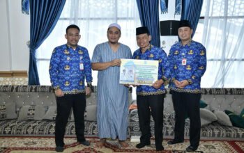 Wabup Serahkan Bantuan 2.350 Porsi Konsumsi 5 Hal 12 HSS 3 klm 12