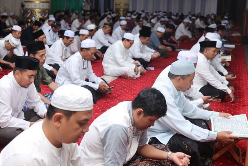 Tahun Batu Islam Disambut Dengan Zikir dan Hatam Qur'an 1 Hal 12 Tanbu 35 klm 10