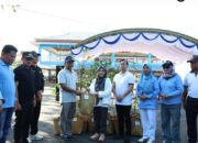 Hari lingkungan Sedunia Pemkab Tanbu Serahkan Bibit Tanaman Ke 12 Kecamatan