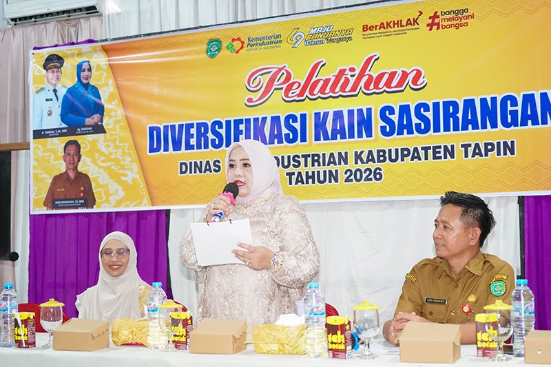 Pelaku UMKM Dilatih Diversifikasi Sasirangan 1 Hal 12 Tapin 35 klk