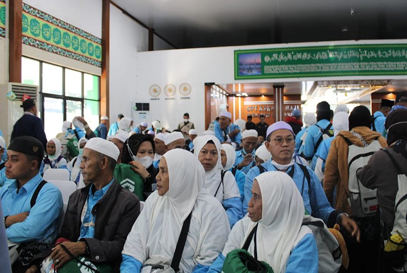 Hal 4 4 KLM Martapura Jamaah Haji