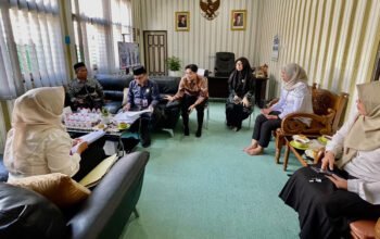 Hal 4 4 KLM Martapura Perkuat Sinergi
