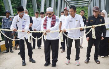 Dongkrak Ekonomi Desa, Wabup Resmikan Jembatan Kunti-Pasar Arba 4 Hal 4 4 KLM Martapura Resmikan jembatan