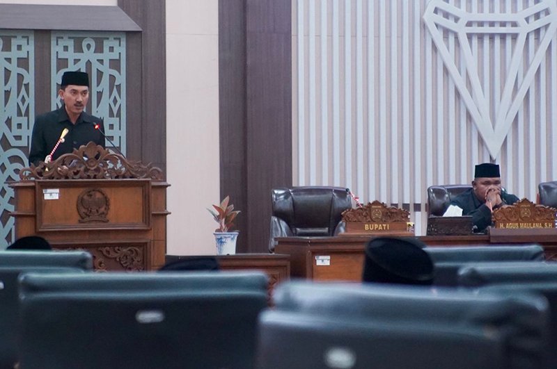 Bupati Sampaikan Raperda Pertanggungjawaban APBD 2025 1 Hal 4 4 KLM Martapura Sampaikan Raperda