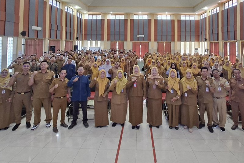 Kolaborasi Guru TIK-PAI, Seimbangkan Teknologi-Karakter 1 Hal 4 4 KLM Martapura Tingkatkan Profesinalisme