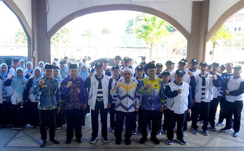 MTQ Kalsel, Banjar Optimis Raih Juara Umum Keempat 1 Hal 4 5 KLM Martapura Kafilah dilepas