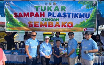 Ribuan Warga Meriahkan Fun Walk HUT ke-76 Kotabaru 4 Hal 4 Kotabaru 3 klm