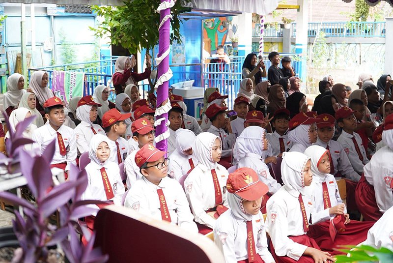 Wali Kota Banjarmasin Monitoring Langsung Perpisahan Sekolah di Banjarmasin 1 Hal 5 2 KLM KOntrak 1