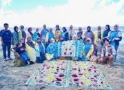 CSR PT Borneo Indobara Gandeng UMKM Banjarbaru Latih Perajin Sasirangan di Satui