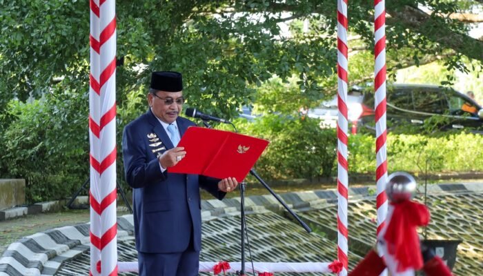 H Supian HK Bacakan Teks UUD 1945 pada Upacara Hari Lahir Pancasila di Kalsel