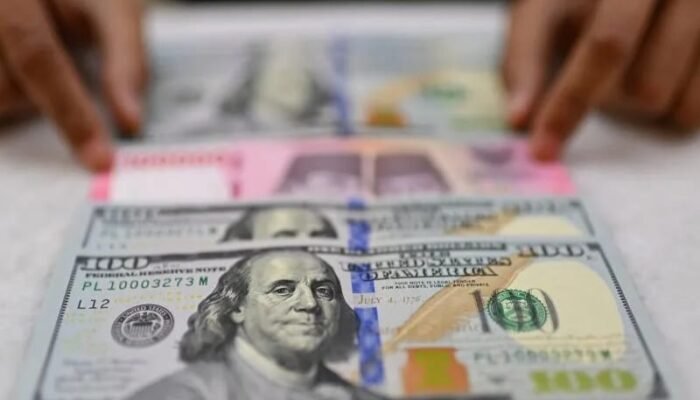 Rupiah Terus Melemah Jadi Rp18.066 per Dolar AS