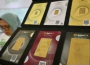 Harga Emas Antam Merosot
