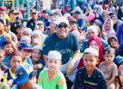 Bupati HSU H Sahrujani Jalan Santai Bersama Masyarakat di Danau Panggang