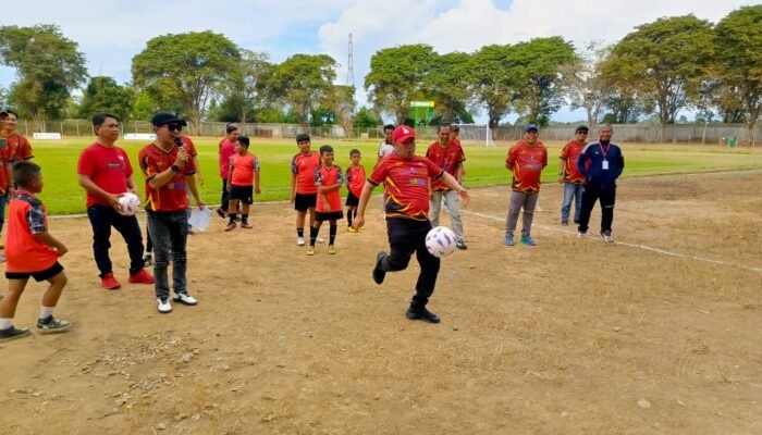 Samsul Rizal Secara Resmi Buka Ternamen Sepak Bola Bupati HST Cup 2026