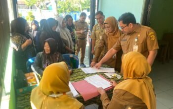 Meski Online, Masih Banyak Orang Tua Siswa di Banjarmasin Daftar Langsung ke Sekolah 4 IMG 20260609 WA0117
