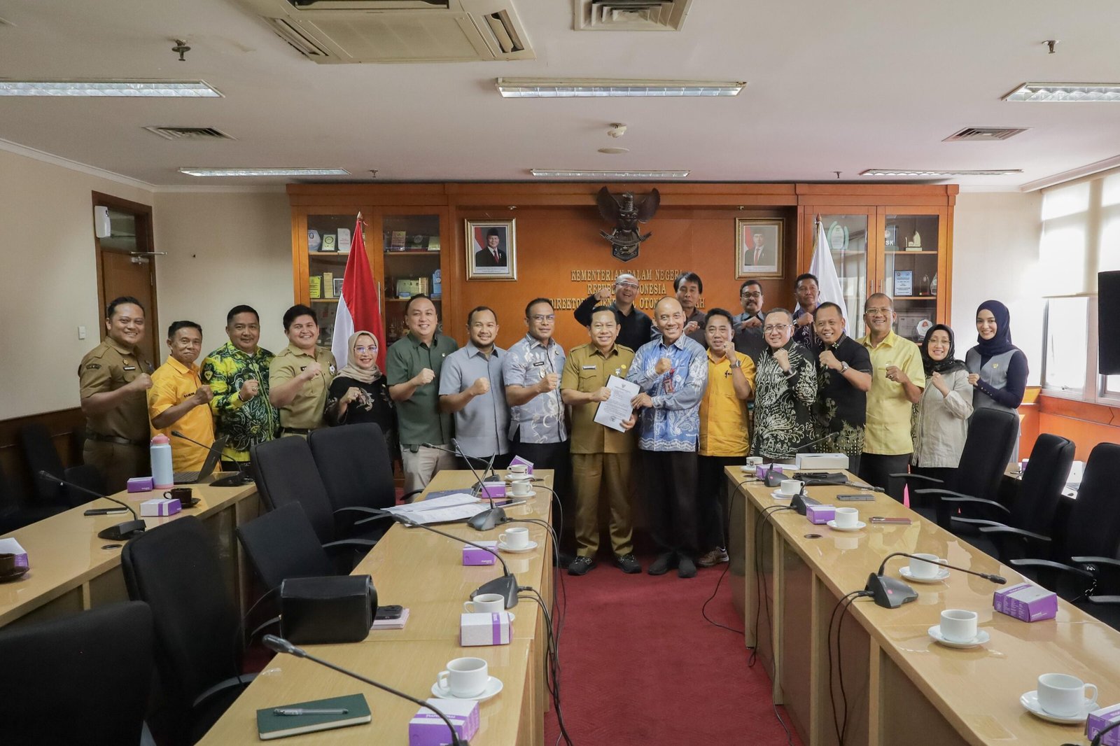 Komisi I DPRD Kalsel Perjuangkan DOB Tanah Kambatang Lima ke Kemendagri 1 IMG 20260609 WA0166 scaled