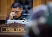 Dua Personel TNI Dipecat Usai Terbukti Rencanakan Penyiraman Air Keras Terhadap Aktivis KontraS Andrie Yunus.