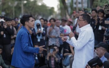 Kecewa Anggota DPR RI Tak Hadir, BEM Kalsel Sampaikan Empat Tuntutan di DPRD 5 IMG 20260615 WA0053
