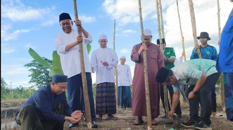 Gerakan Santri Menanam Sorgum Diluncurkan di Darul Ilmi, Dukung Ketahanan Pangan Nasional 1 IMG 20260616 WA0030 e1781595358159