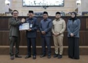 DPRD Kalsel Paripurnakan Pengambilan Keputusan Raperda Penanaman Modal dan Penyampaian Raperda Pertanggungjawaban APBD 2025