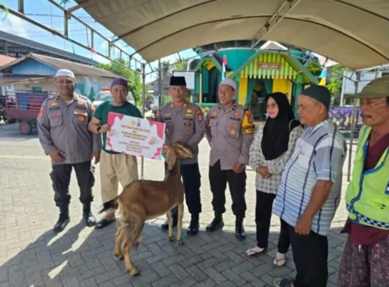 Pererat Silaturahmi dengan Ulama dan Warga, Polsek Banjarmasin Utara Beri Bantuan untuk Haul Datu Surgi Mufti 1 IMG 20260619 WA0035 e1781862097526