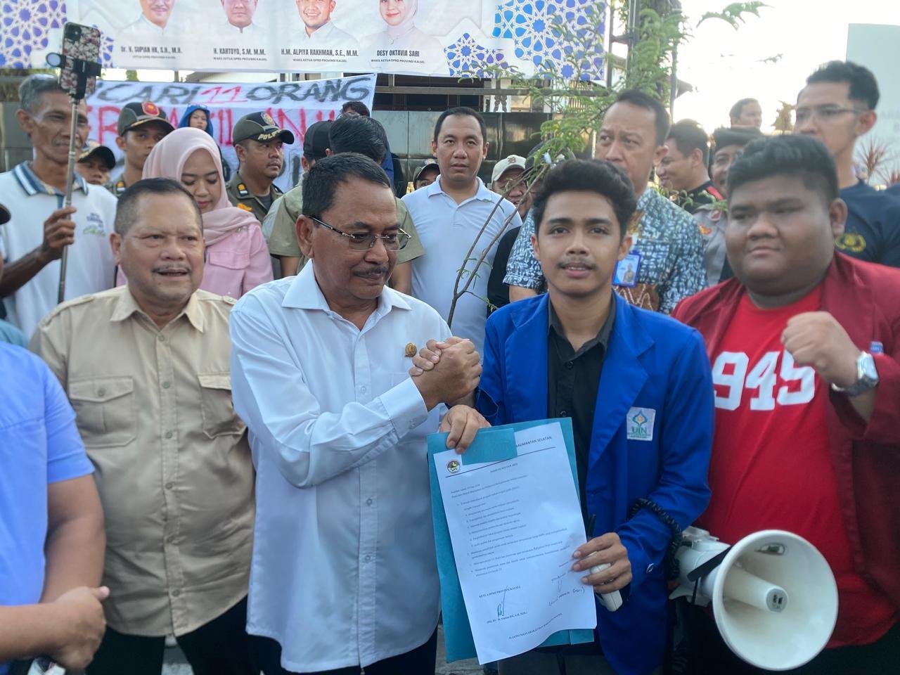 Usai Aksi, DPRD Kalsel Siap Bawa Seluruh Aspirasi Rakyat ke DPR RI Pekan Depan 1 IMG 20260619 WA0060