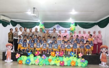 Kapolres HST dan Ketua Bhayangkari Melepas Murid Kelompok Pentas Seni B TK Kemala 4 IMG 20260622 WA0053