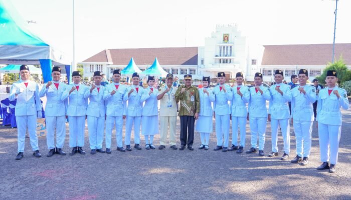 Supian HK Dukung Lomba Formasi Pengibaran Bendera se-Kalsel