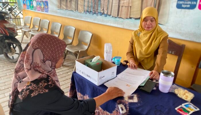 Meski SPMB Online, SMAN 12 Banjarmasin Tetap Padat Didatangi Orang Tua Calon Siswa