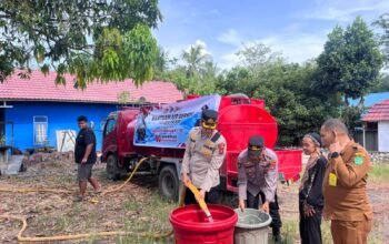 Polres Tapin Salurkan 5.000 Liter Air Bersih Untuk Warga Tambarangan 5 IMG 20260623 WA0043