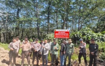 PT AGM Pasang Papan Peringatan di Area Reklamasi 4 IMG 20260624 WA0041