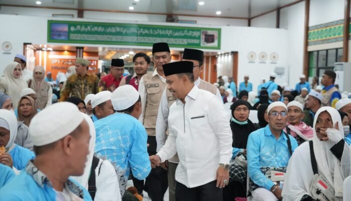 Bupati Yamani Sambut Kepulangan Jamaah Haji Tapin