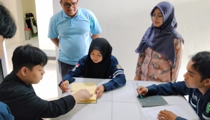 Seleksi Masuk Farmasi Makin Ketat, Nilai UTBK Minimal 500 hingga Wajib Lolos Tes Buta Warna