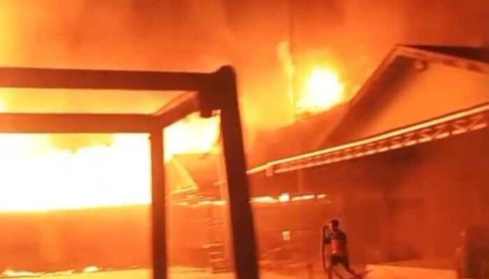 Musibah Kebakaran HSU Melanda Komplek Sekolahan di Desa Haur Gading