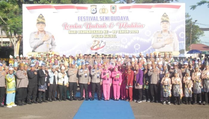 Ratusan Peserta Seni Budaya Memukau Warga, Harapan Kapolda Kalsel dapat Dicintai Generasi Muda 3 WhatsApp Image 2026 06 21 at 15.45.20 1