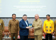 Gubernur H Muhidin Sampaikan Penghargaan pada Kejaksaan Agung