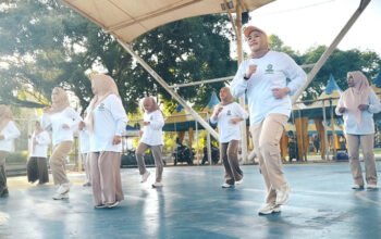 Senam Sehat Ceria Bersama dukung Germas 5 Hal 12 HSS 3 klm 11