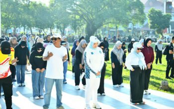 Ratusan Masyarakat Senam Bersama TP PKK dan Kormi HSS 5 Hal 12 HSS 3 klm 12