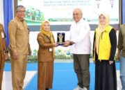 Sekda Tanbu Buka KKN Tematik Lingkungan Hidup ULM