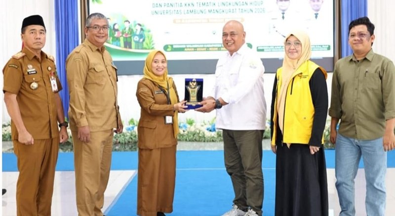 Sekda Tanbu Buka KKN Tematik Lingkungan Hidup ULM 1 Hal 12 Tanbu 35 klm 9