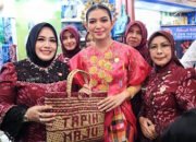 Produk Kerajinan Tapin Curi Perhatian Ketua Umum Dekranas