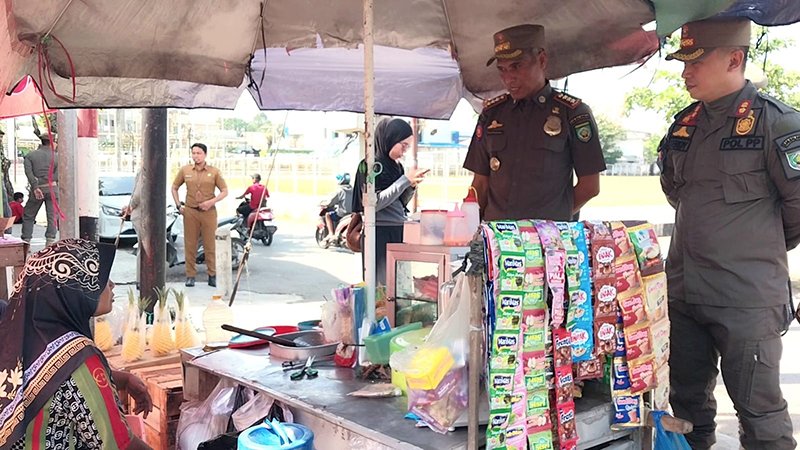 Satpol PP Balangan Ajak PedagangWujudkan Pasar Tertib 1 Hal 2 Bal 3 klm 9