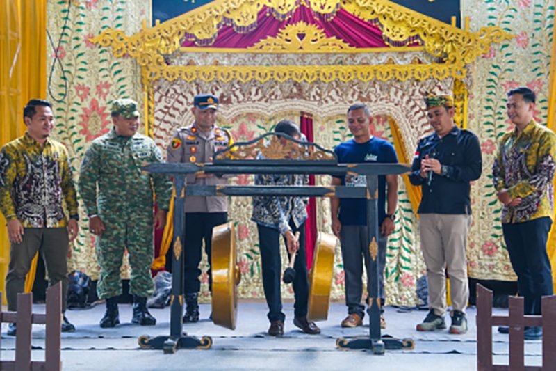 'Aruh Karasmin Pahuluan' Upaya Lestarikan Budaya Banjar 1 Hal 2 Bal 3 kln 1