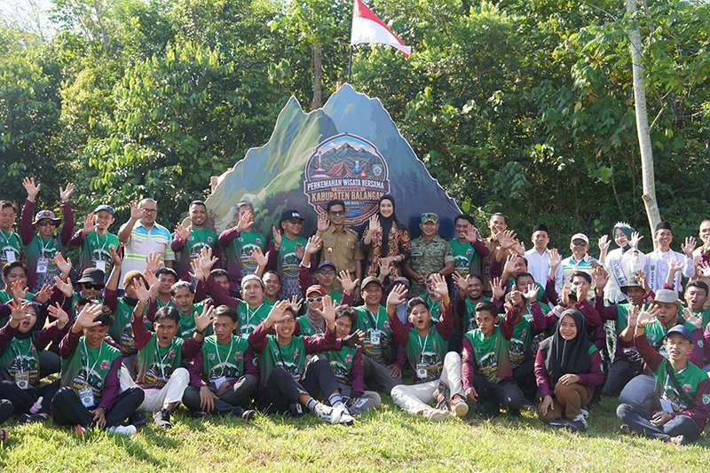 Perkemahan Wisata se-Kalsel 1 Hal 2 Bal 3 kln