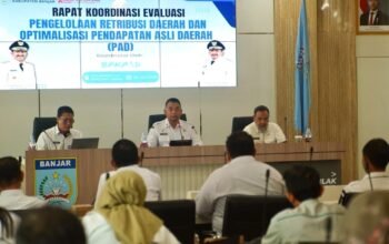Genjot PAD, Banjar Evaluasi Retribusi Daerah 5 Hal 4 4 KLM Martapura Evaluasi restribusi